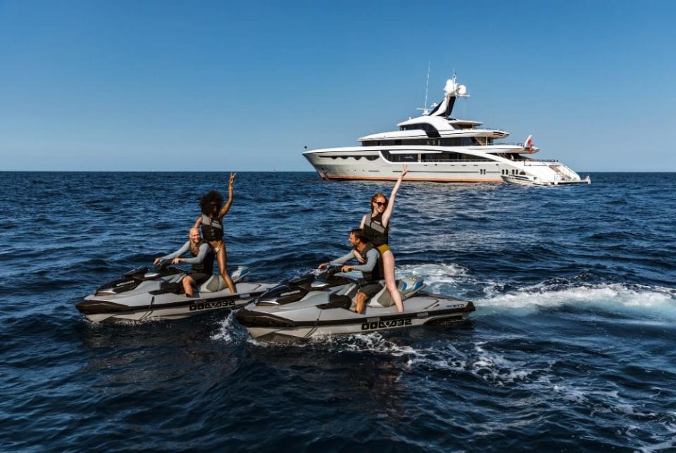 Yacht with two jetskis